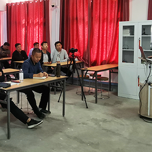 10��20��ɽ�|���x���ؙC(j��)е���޹�˾�e�k���p���Tʽ��ץ�����ؙC(j��)������Ӗ(x��n)�n��